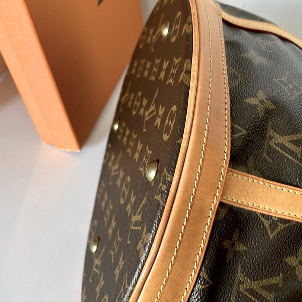 Authentic Large Bucket Shoulder Bag Louis Vuitton. - Picture 7 of 17